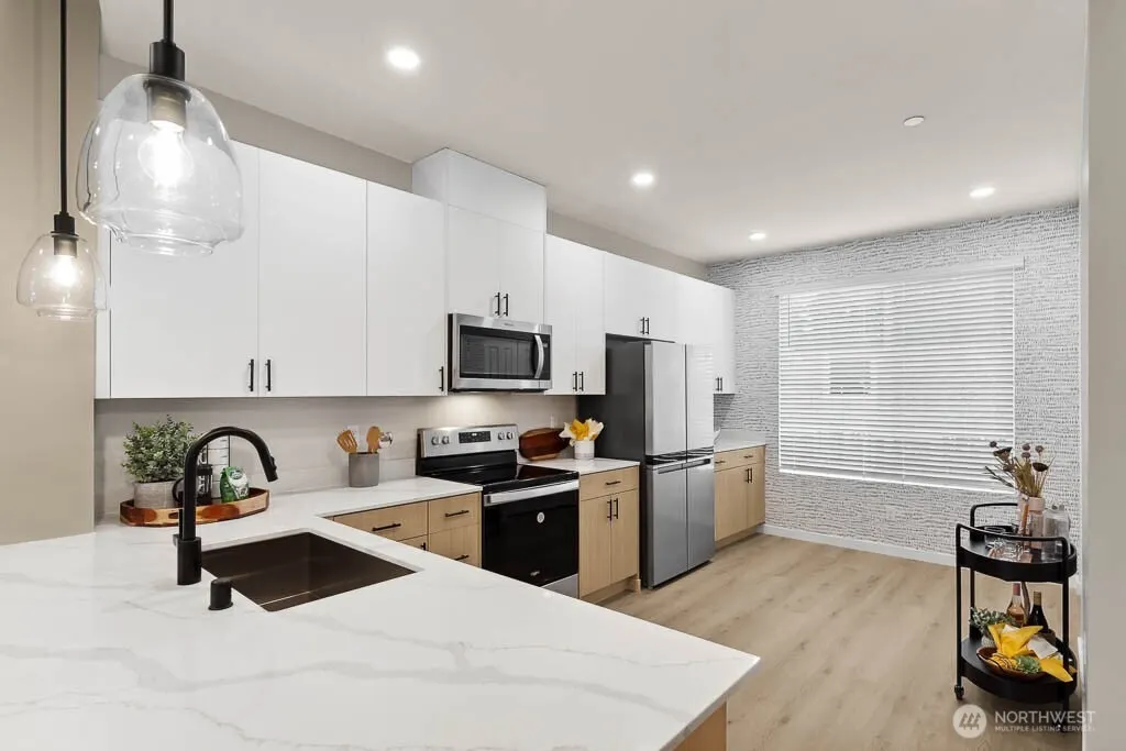 16111 36th Avenue W #E2, Lynnwood, WA 98087