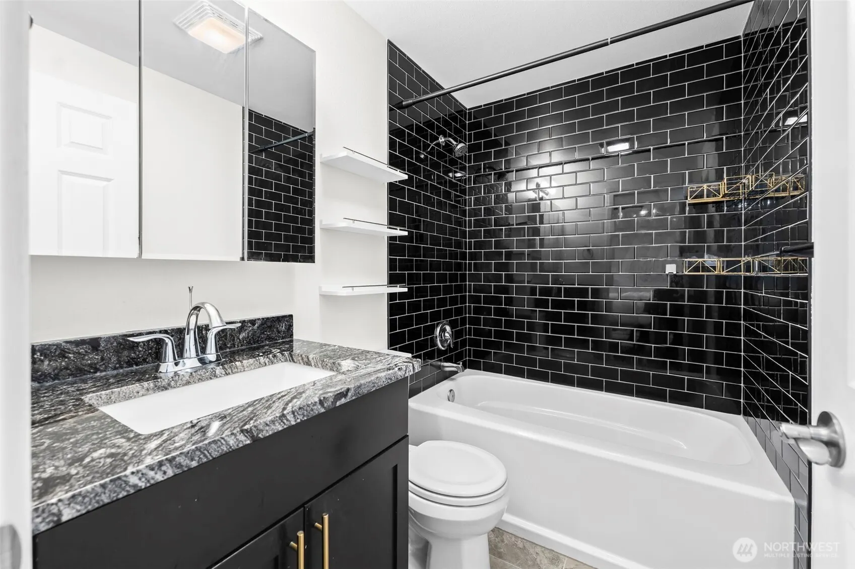 14221 NE 181st Place #P201, Woodinville, WA 98072