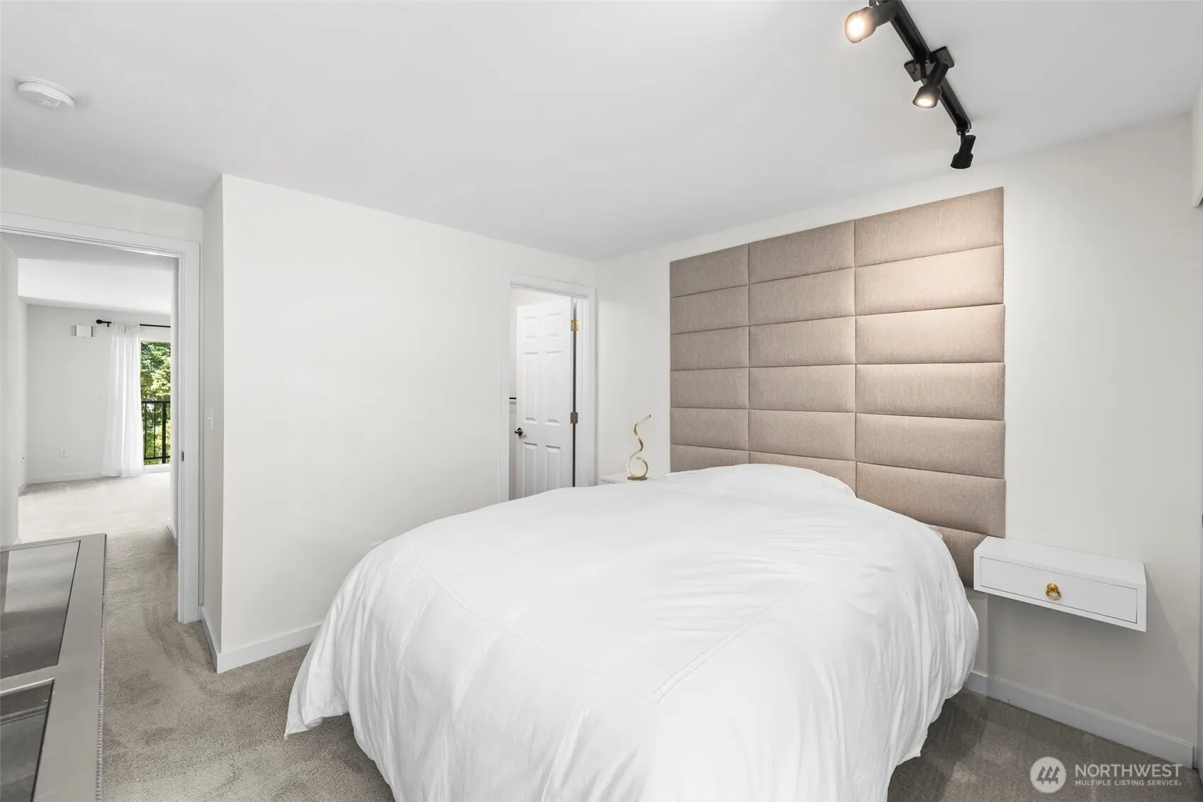 14221 NE 181st Place #P201, Woodinville, WA 98072