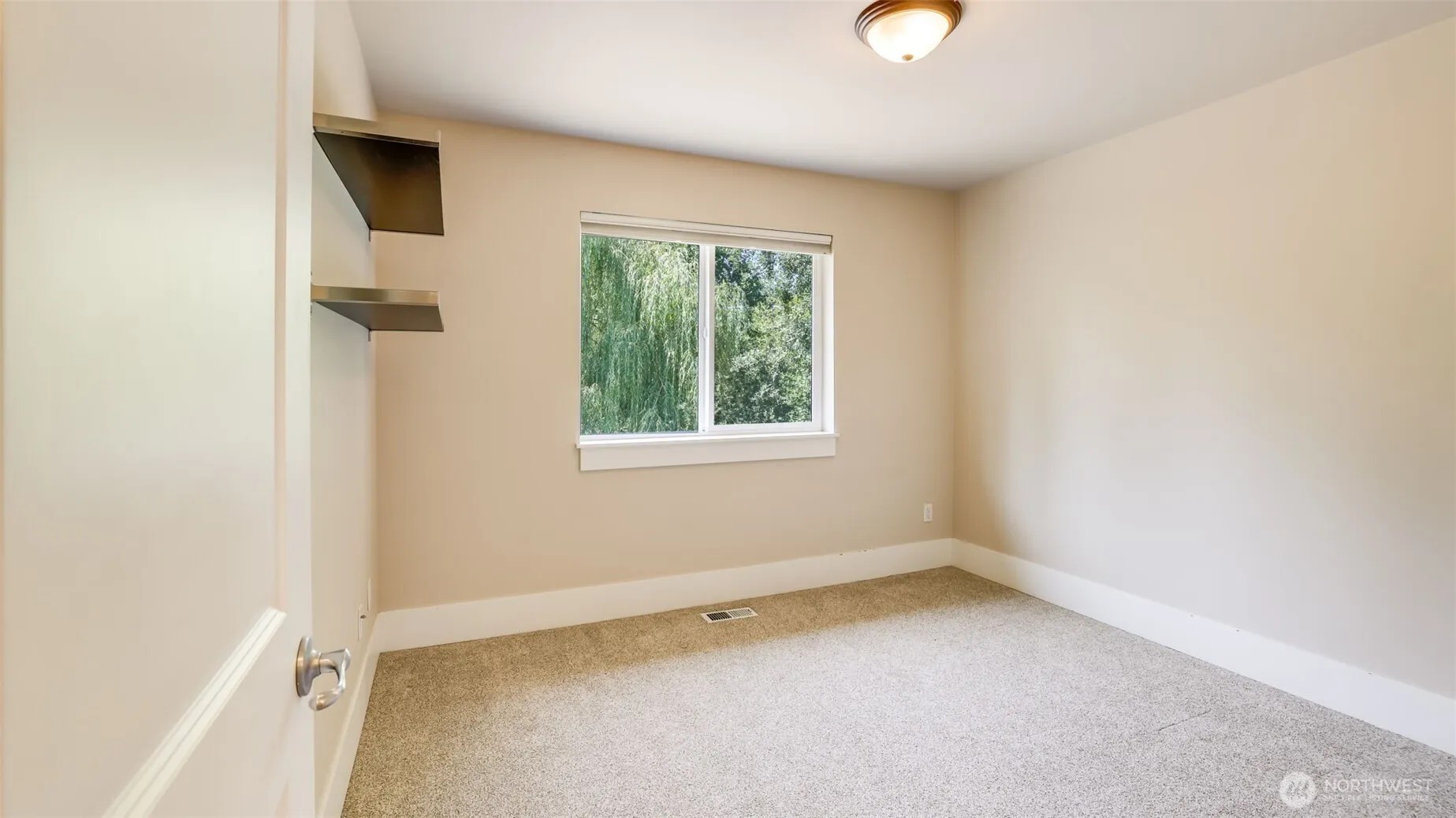 5120 NE 9th Place , Renton, WA 98059