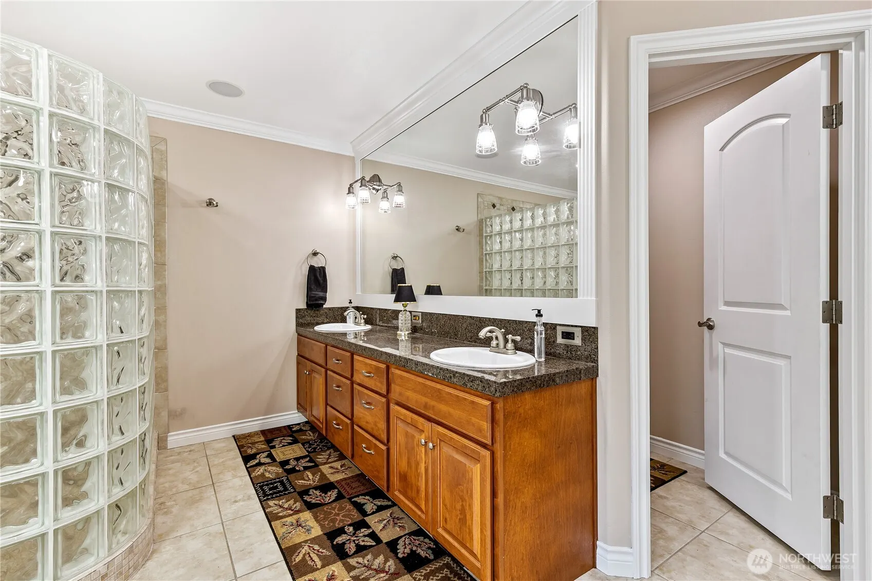 28208 183rd Avenue SE, Kent, WA 98042