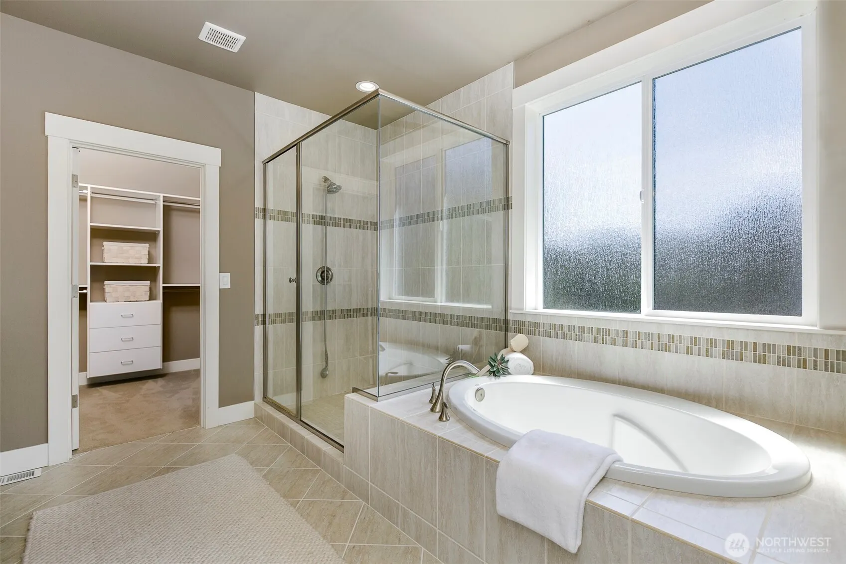 10905 102nd Avenue NE, Kirkland, WA 98033