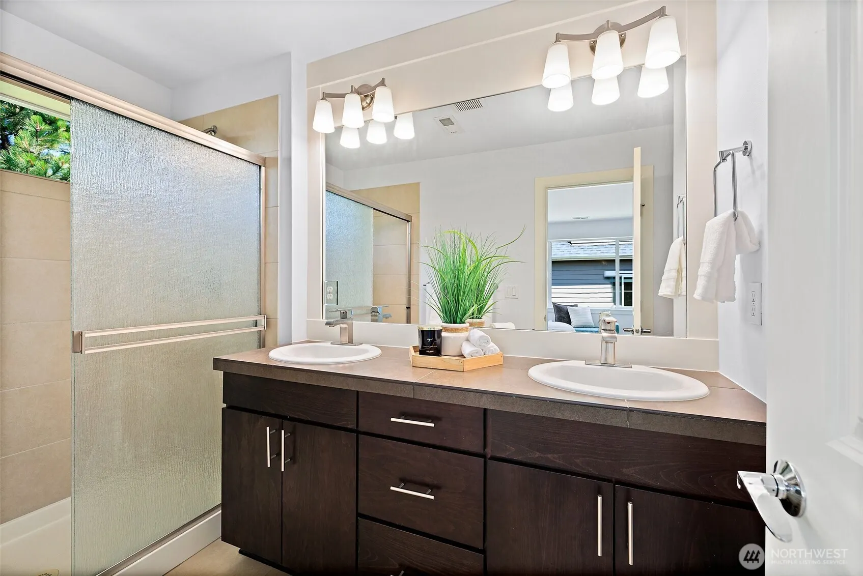 316 NE Eagle Way , Issaquah, WA 98029