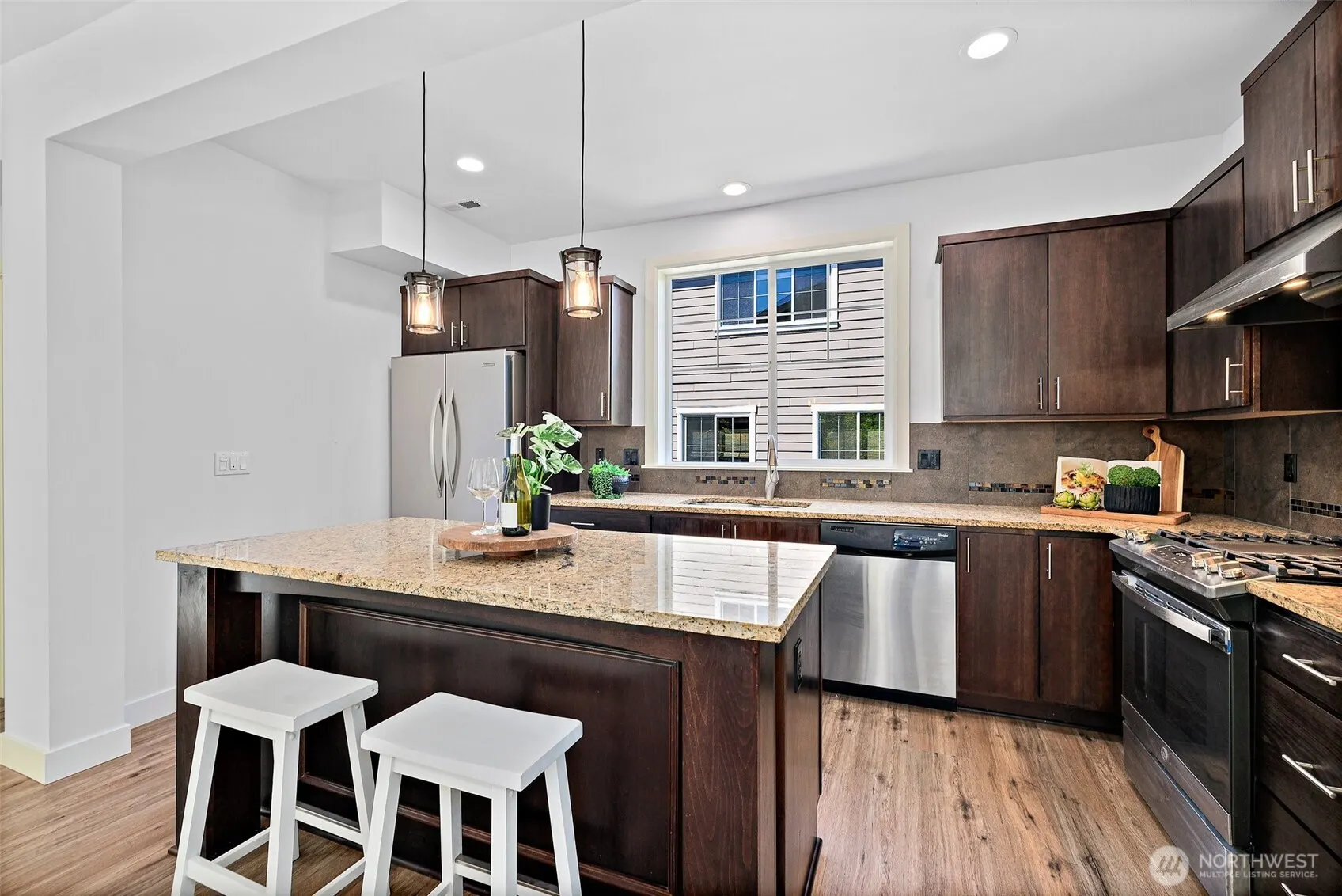 316 NE Eagle Way , Issaquah, WA 98029