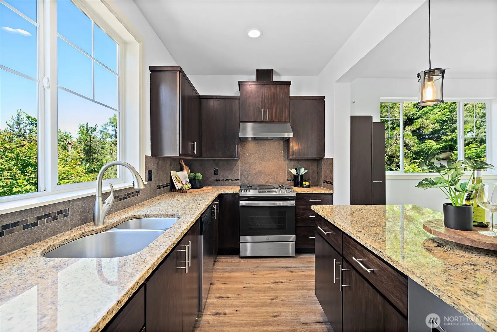 316 NE Eagle Way , Issaquah, WA 98029