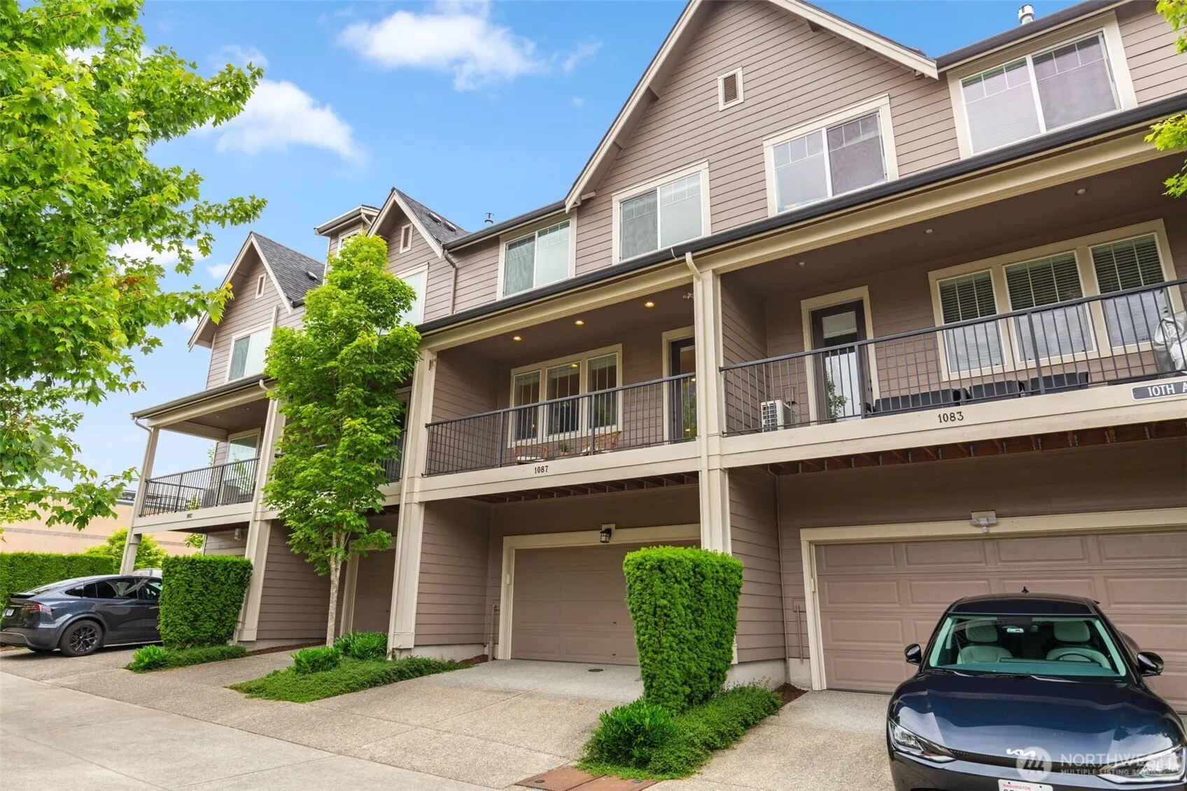 1087 10th Avenue NE, Issaquah, WA 98029