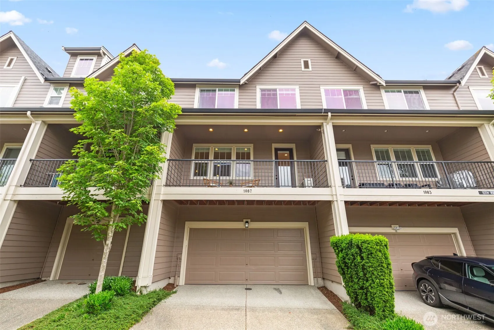 1087 10th Avenue NE, Issaquah, WA 98029