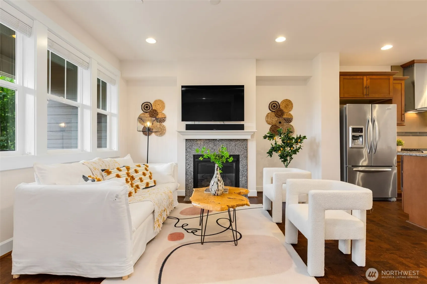 1087 10th Avenue NE, Issaquah, WA 98029