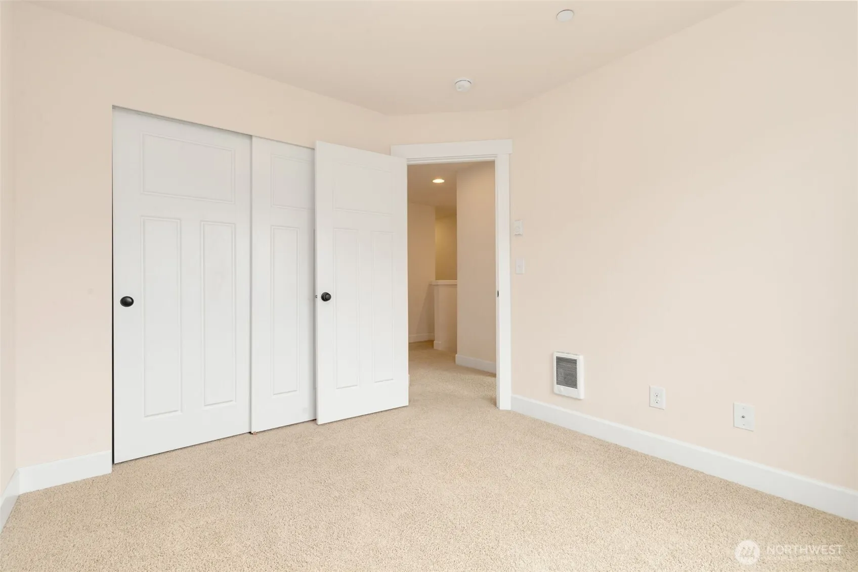 1087 10th Avenue NE, Issaquah, WA 98029