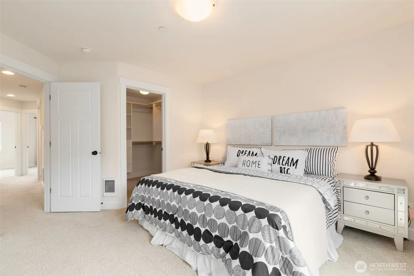 1087 10th Avenue NE, Issaquah, WA 98029