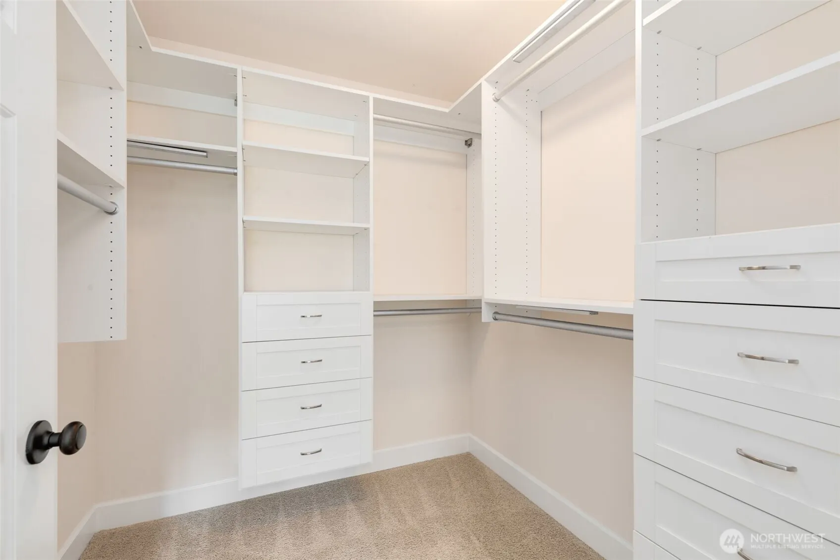 1087 10th Avenue NE, Issaquah, WA 98029