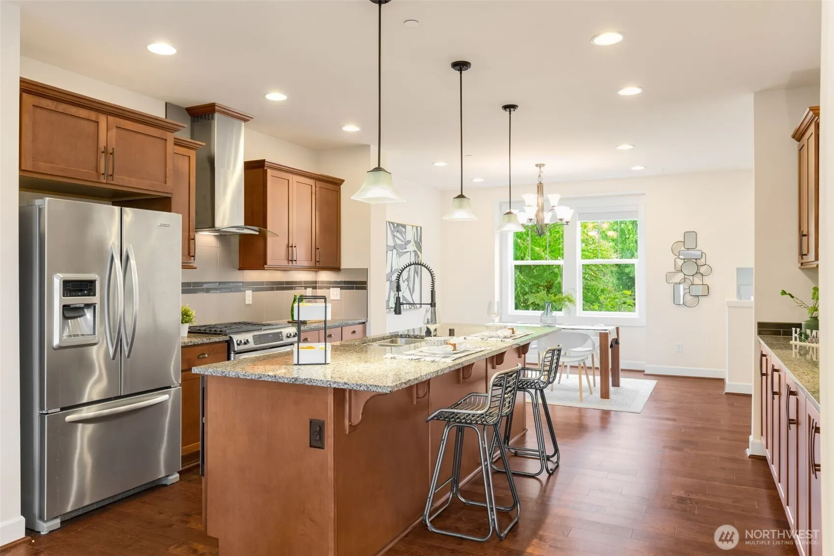 1087 10th Avenue NE, Issaquah, WA 98029