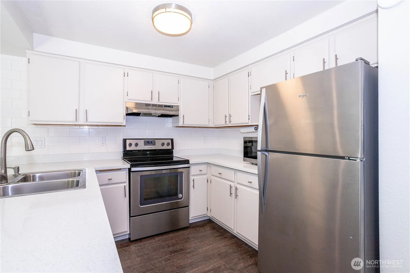 4231 NE 5th Street #C102, Renton, WA 98059