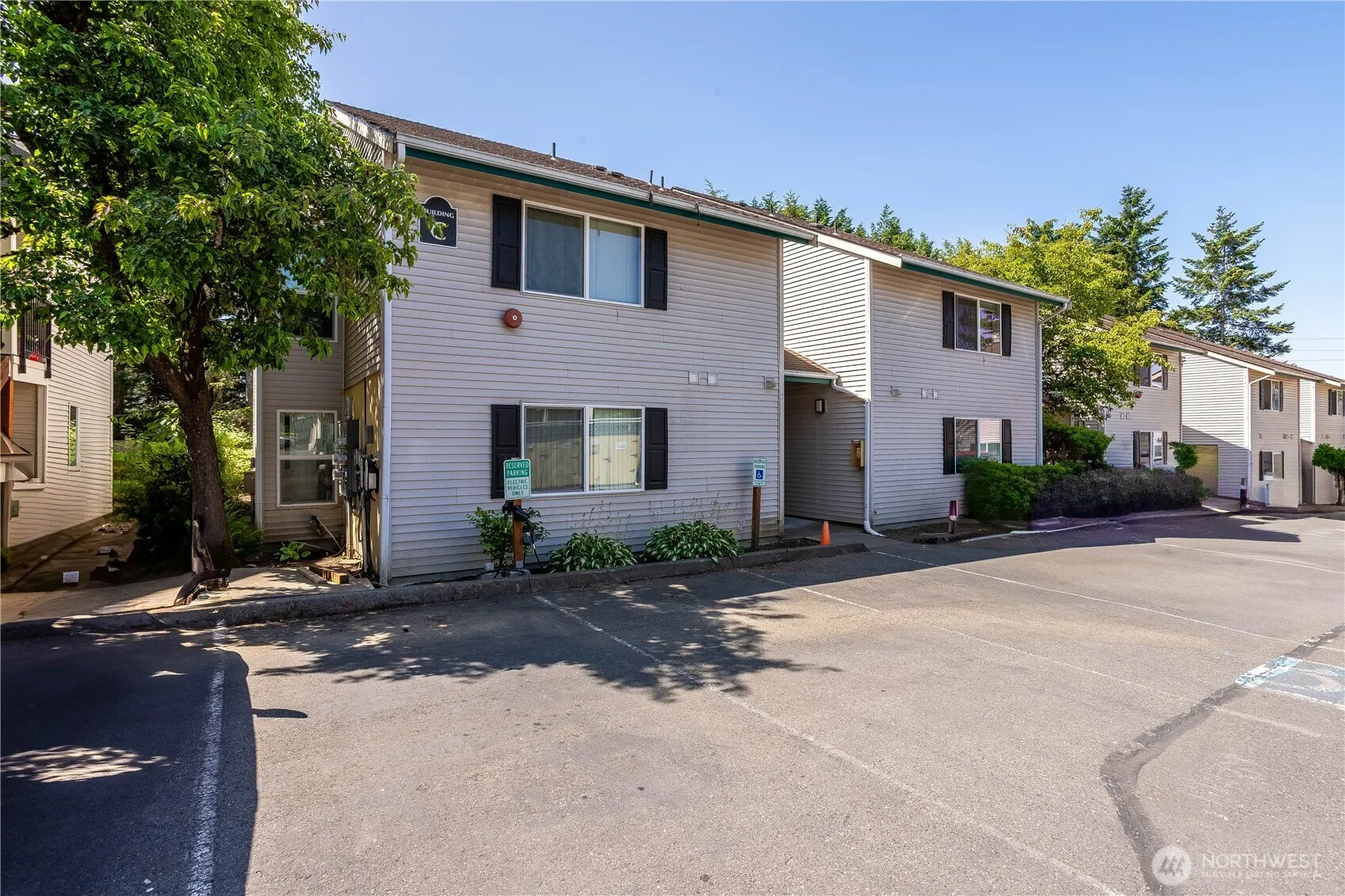 4231 NE 5th Street #C102, Renton, WA 98059