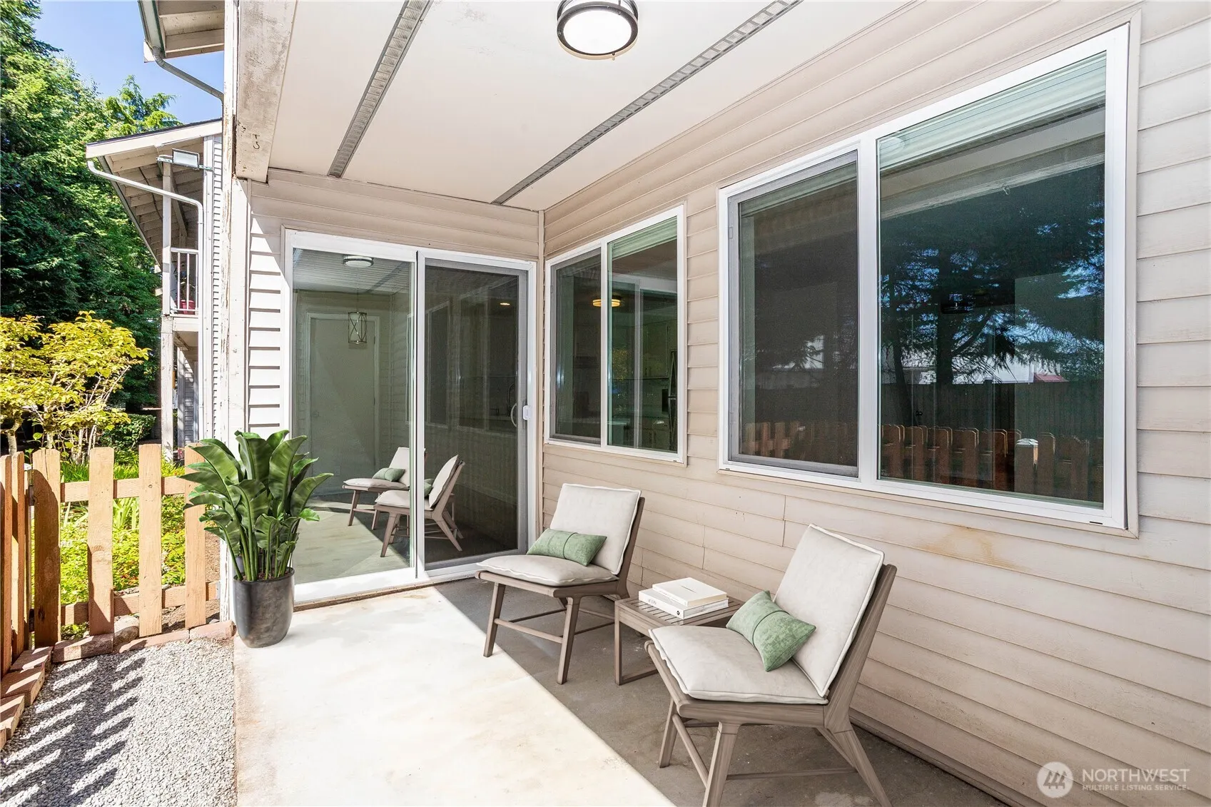 4231 NE 5th Street #C102, Renton, WA 98059