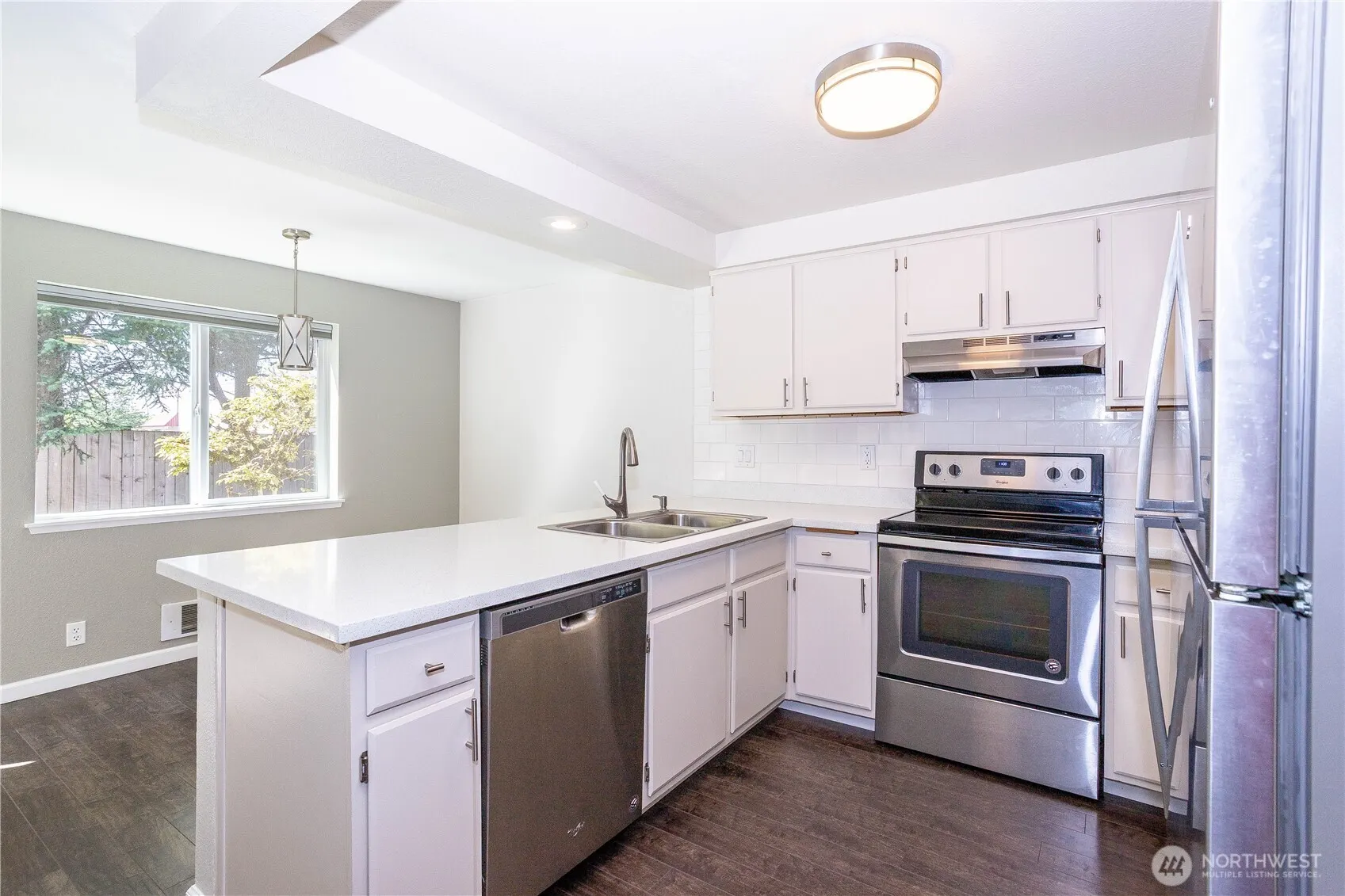 4231 NE 5th Street #C102, Renton, WA 98059
