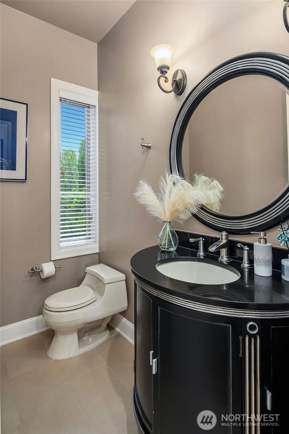 2 Crescent Key SE, Bellevue, WA 98006
