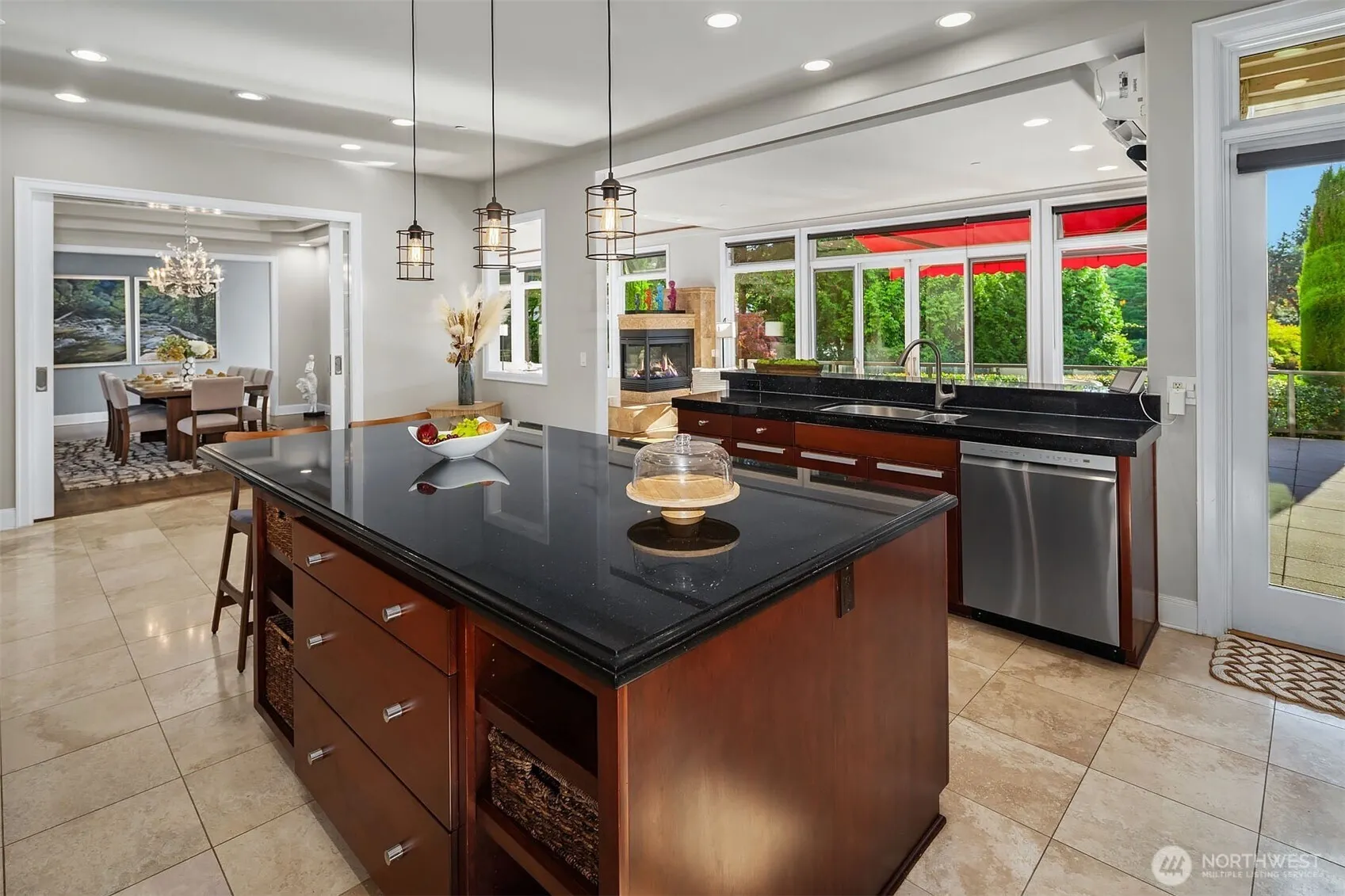 2 Crescent Key SE, Bellevue, WA 98006