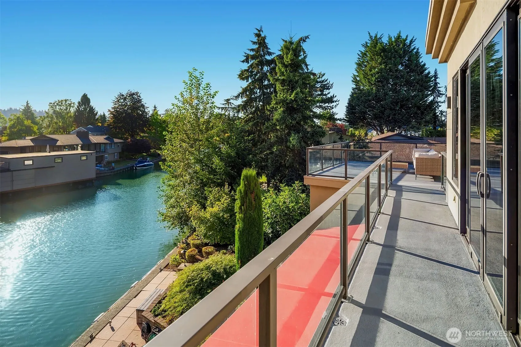 2 Crescent Key SE, Bellevue, WA 98006