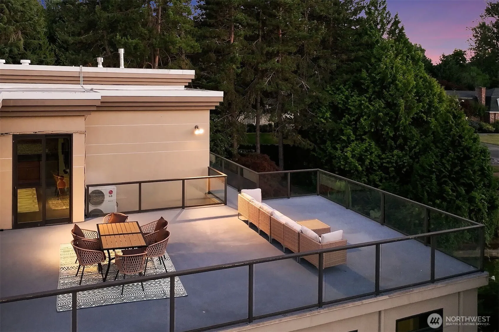 2 Crescent Key SE, Bellevue, WA 98006