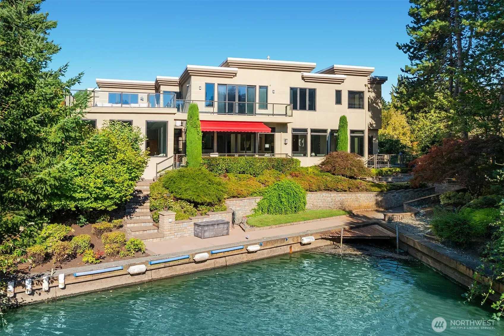 2 Crescent Key SE, Bellevue, WA 98006