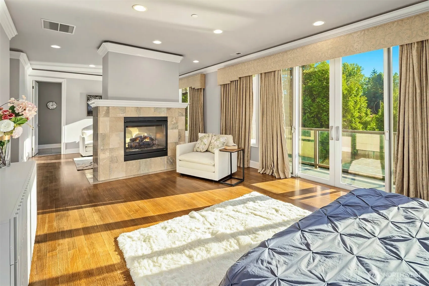 2 Crescent Key SE, Bellevue, WA 98006