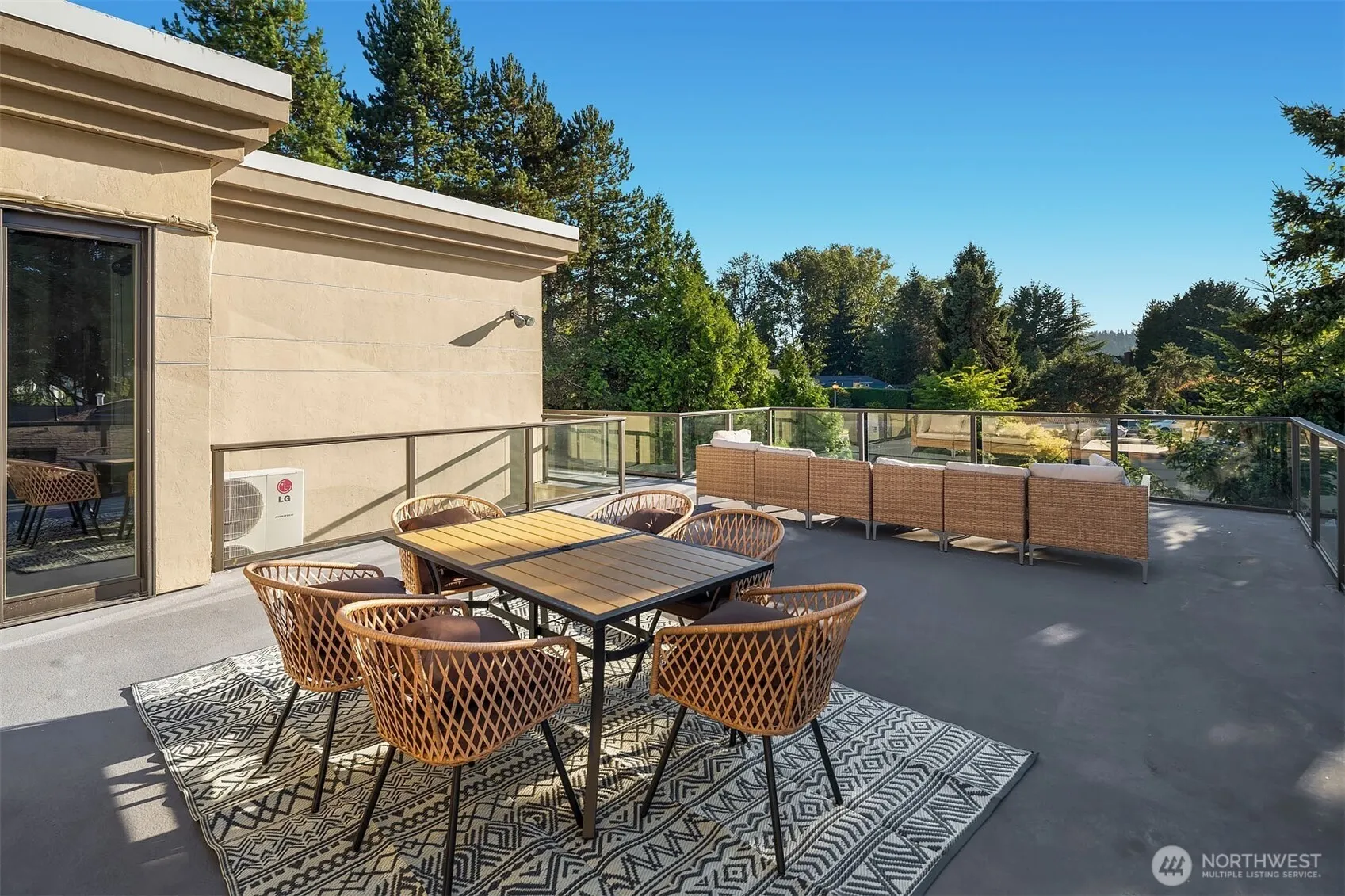 2 Crescent Key SE, Bellevue, WA 98006