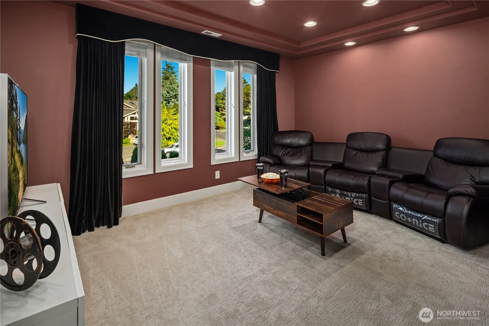 2 Crescent Key SE, Bellevue, WA 98006