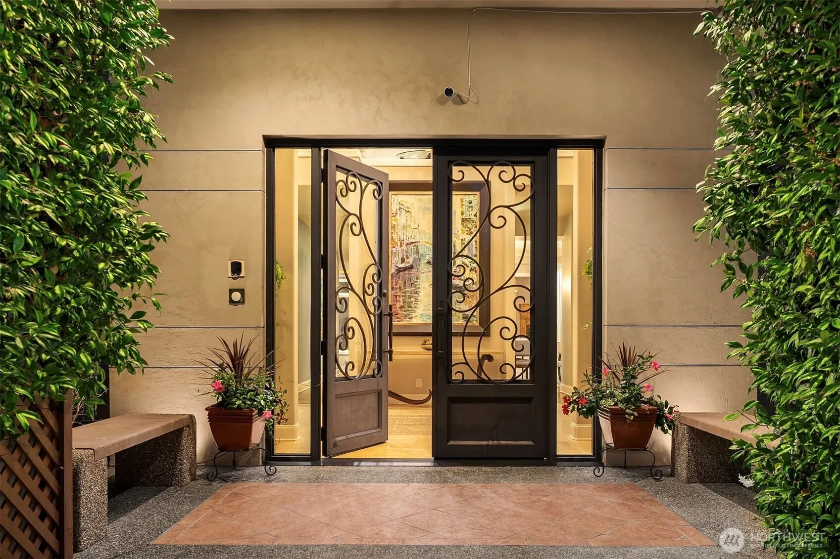 2 Crescent Key SE, Bellevue, WA 98006