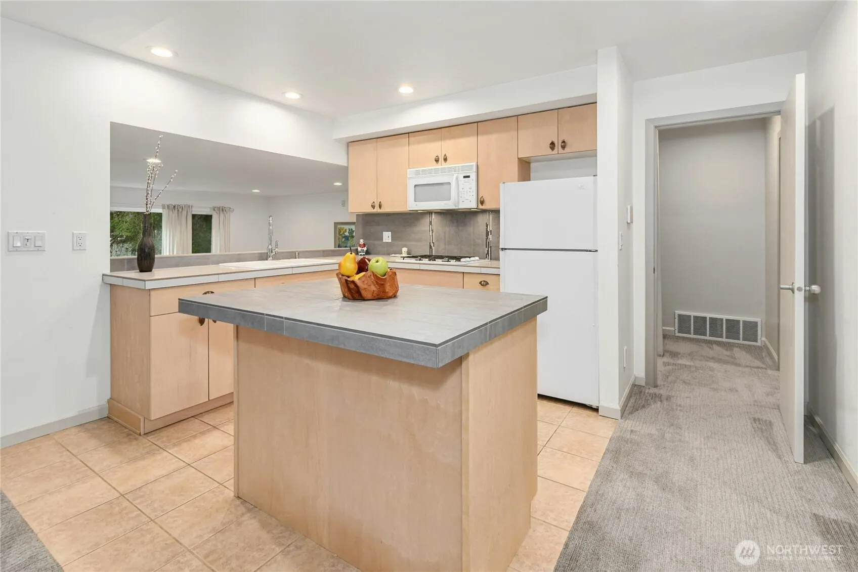 15912 252nd Avenue SE, Issaquah, WA 98027