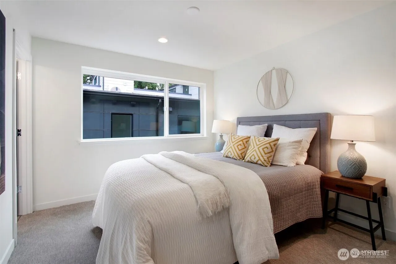 505 2nd Avenue #A, Kirkland, WA 98033