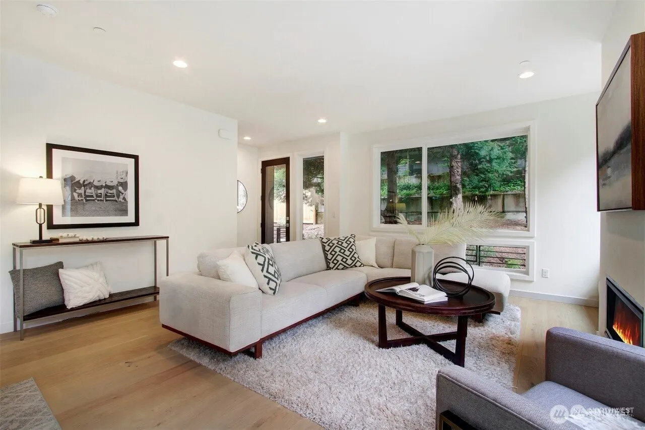 505 2nd Avenue #A, Kirkland, WA 98033