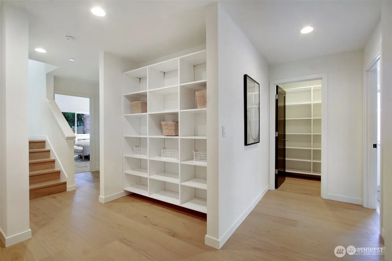 505 2nd Avenue #A, Kirkland, WA 98033