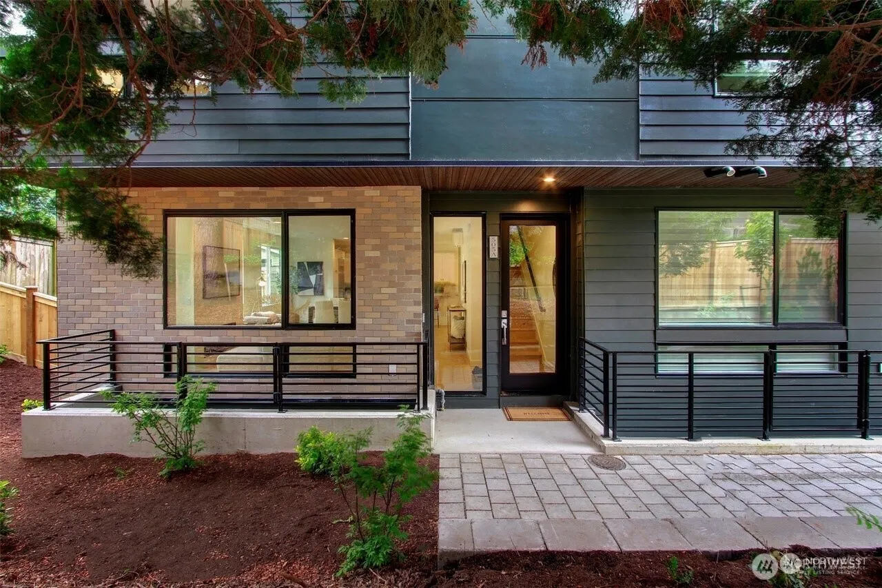 505 2nd Avenue #A, Kirkland, WA 98033