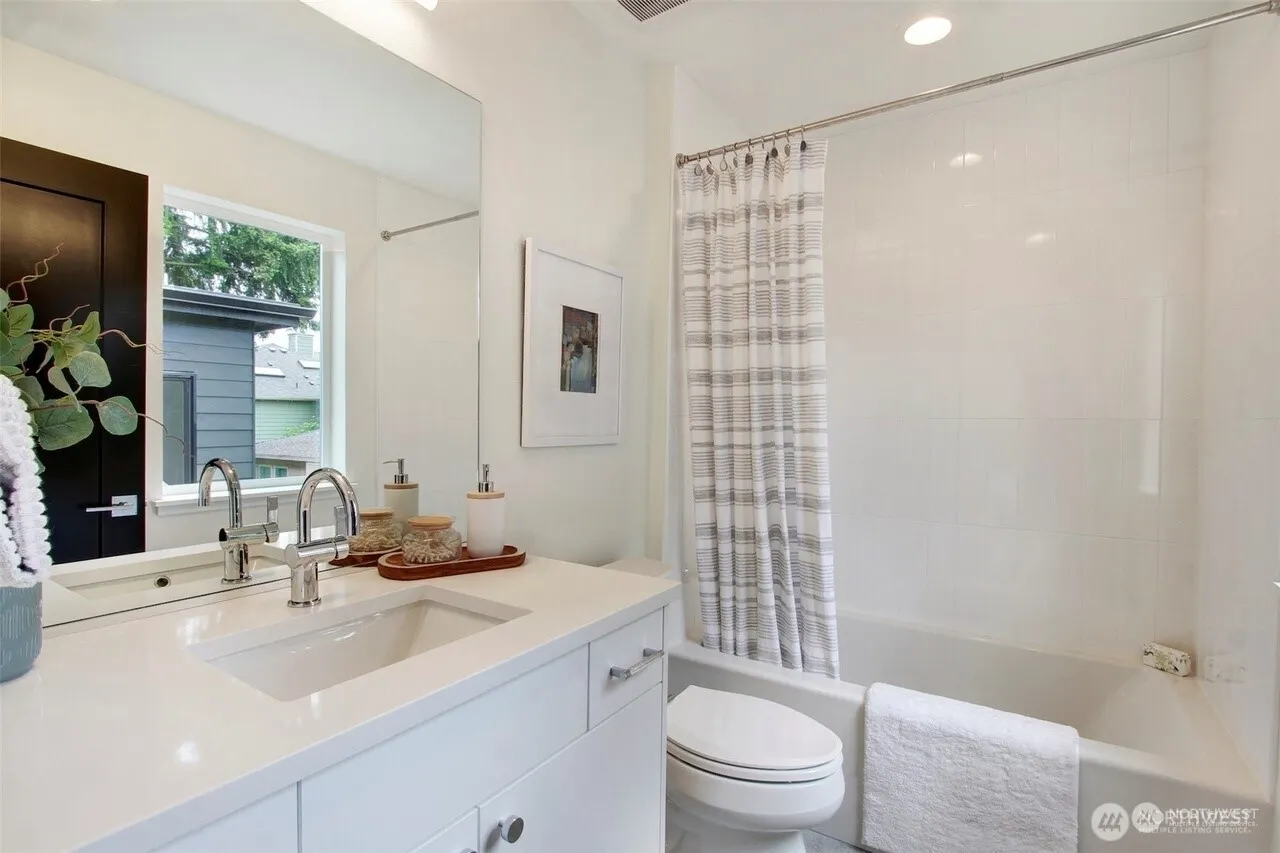 505 2nd Avenue #A, Kirkland, WA 98033