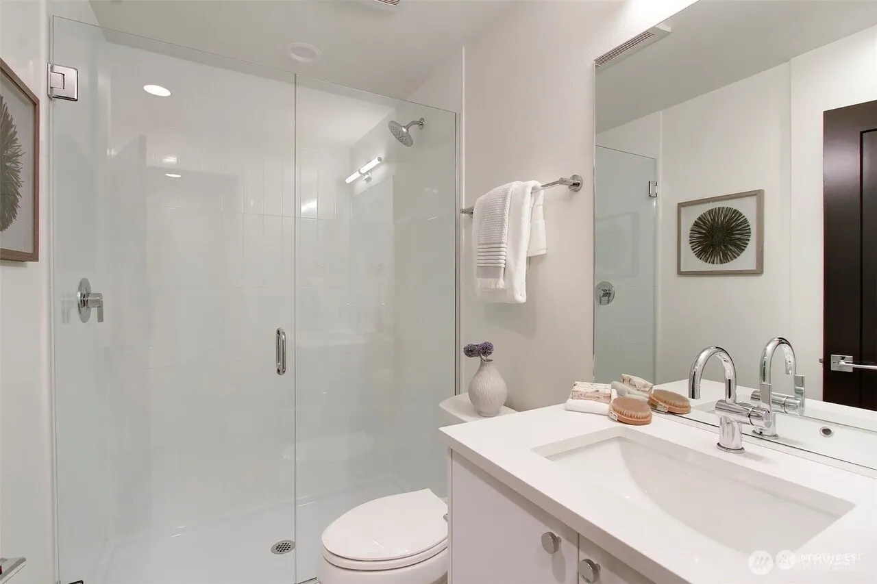 505 2nd Avenue #A, Kirkland, WA 98033