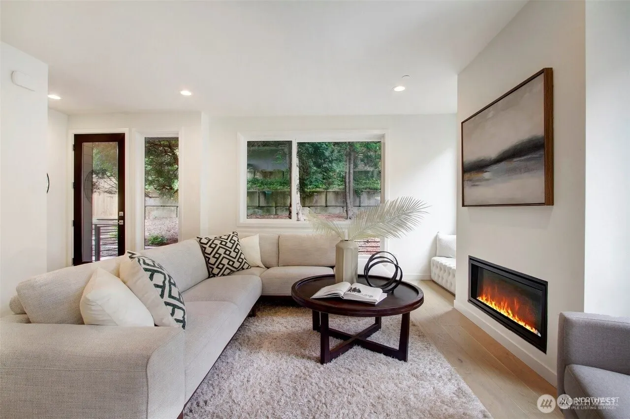 505 2nd Avenue #A, Kirkland, WA 98033