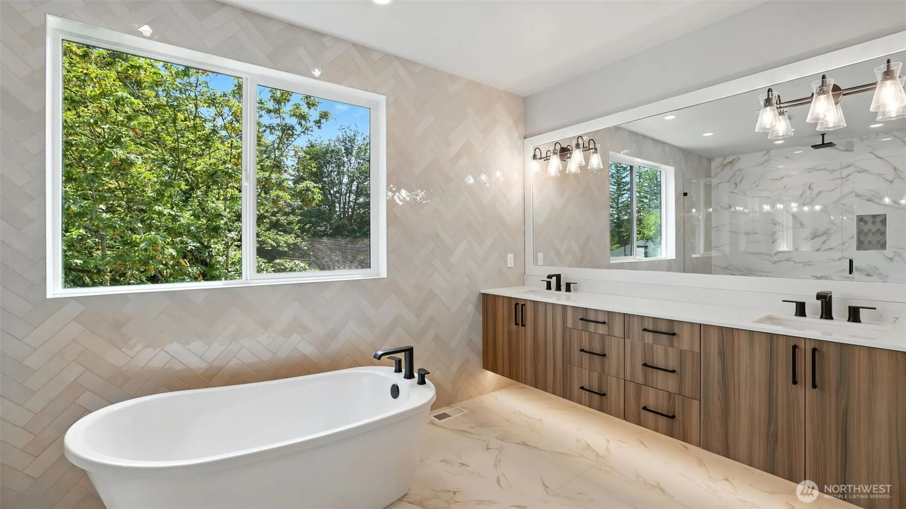 1582 213th Court NE, Sammamish, WA 98074