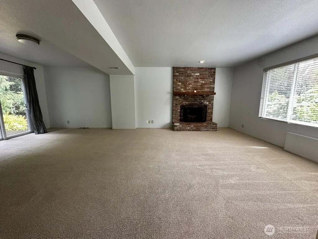 20526 NE 43rd Street , Sammamish, WA 98074