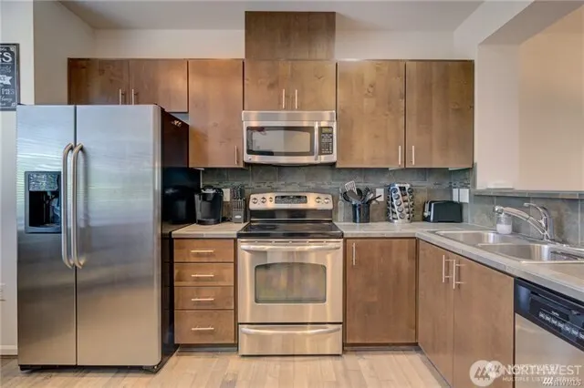 15720 Manor Way #Q3, Lynnwood, WA 98087