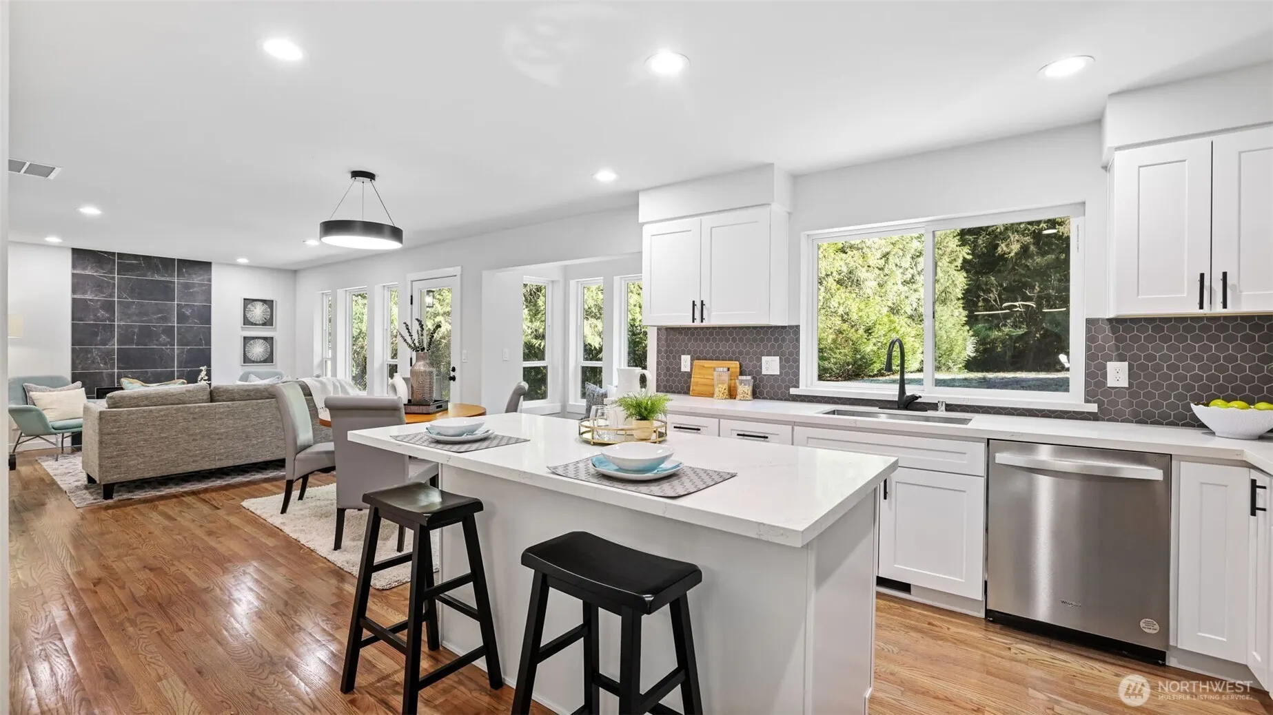 11006 325th Avenue SE, Issaquah, WA 98027