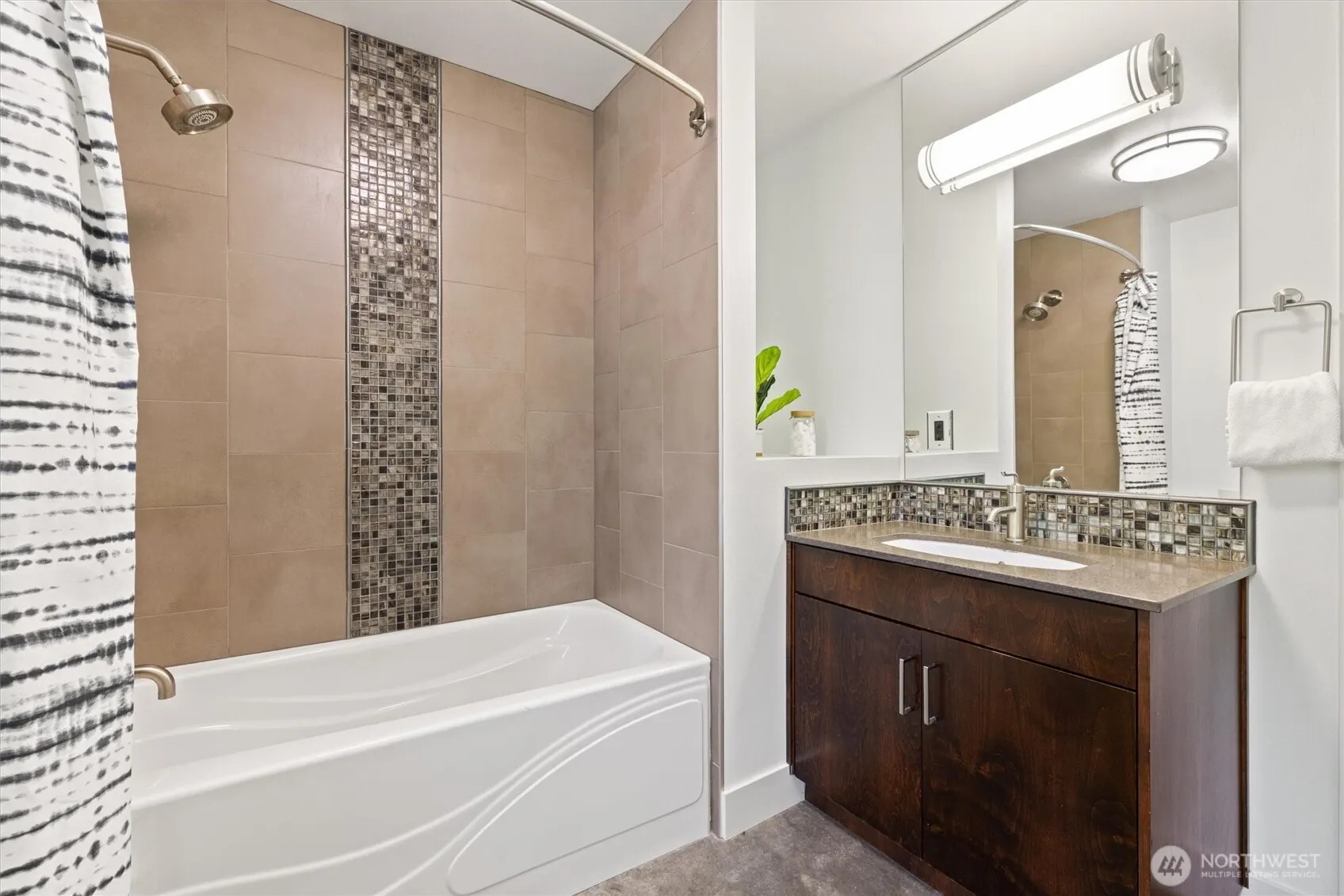 1723 9th Place NE, Issaquah, WA 98029