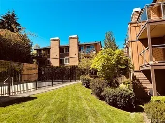 8248 126th Avenue NE #C202, Kirkland, WA 98033