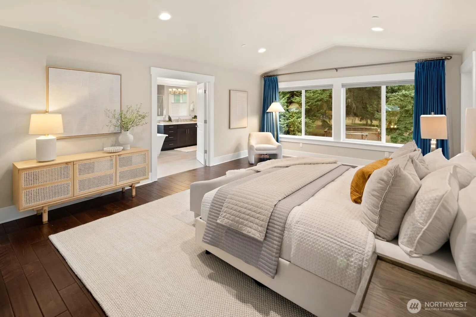 22131 SE 1st Place , Sammamish, WA 98074