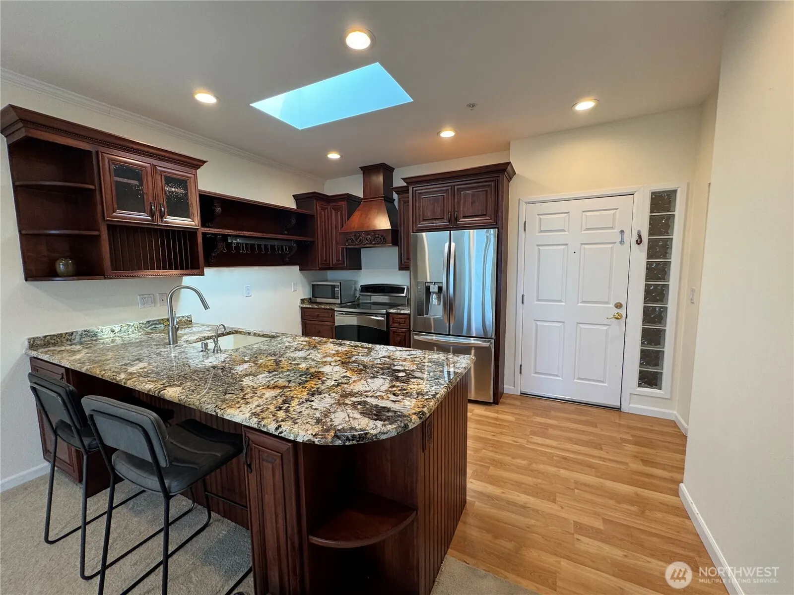 122 State Street S #305E, Kirkland, WA 98033