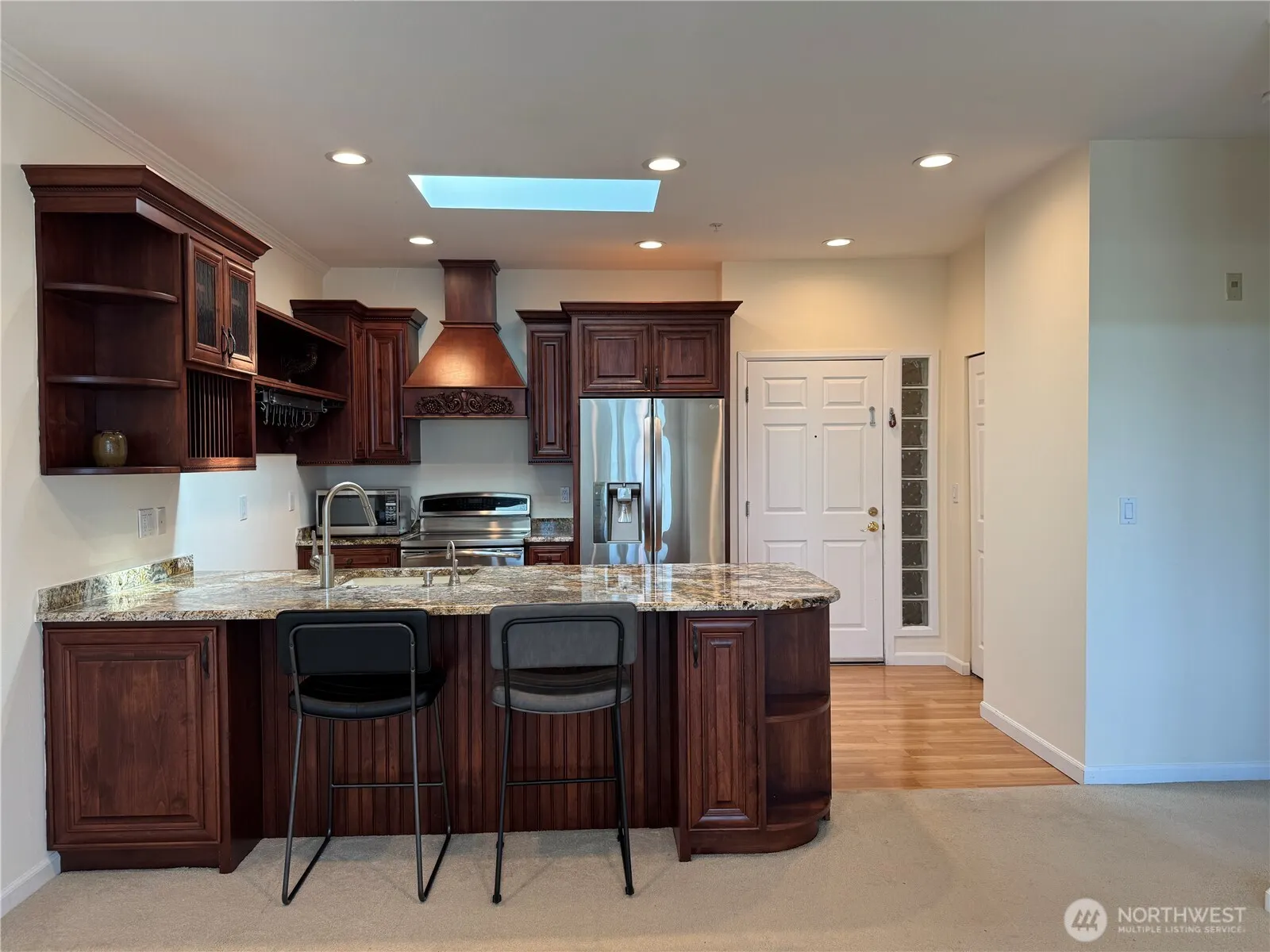 122 State Street S #305E, Kirkland, WA 98033
