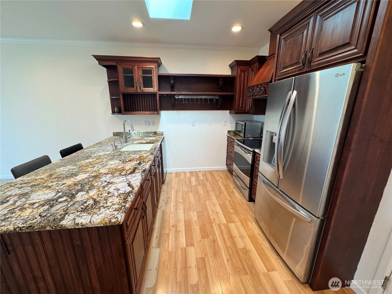122 State Street S #305E, Kirkland, WA 98033
