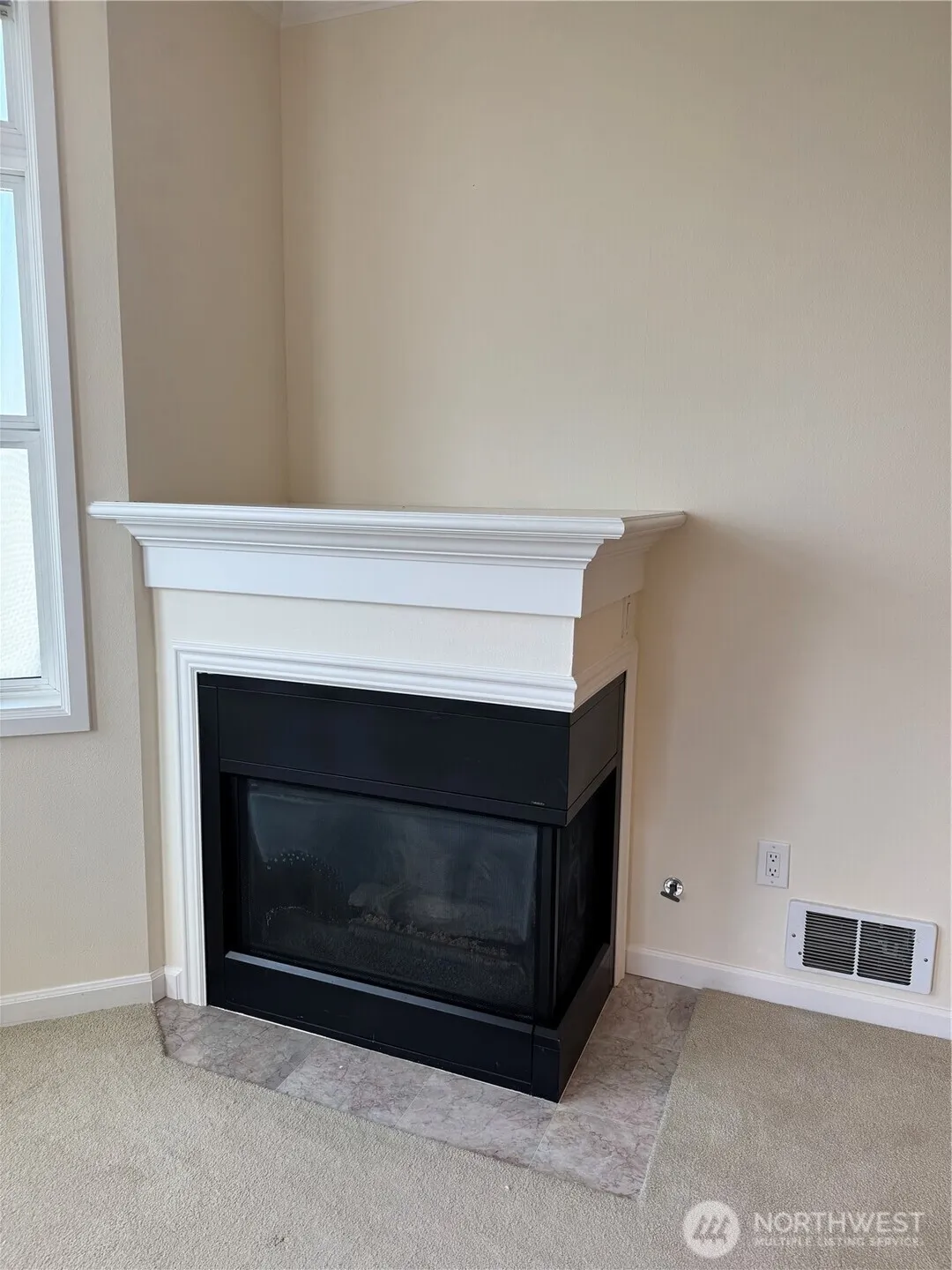122 State Street S #305E, Kirkland, WA 98033