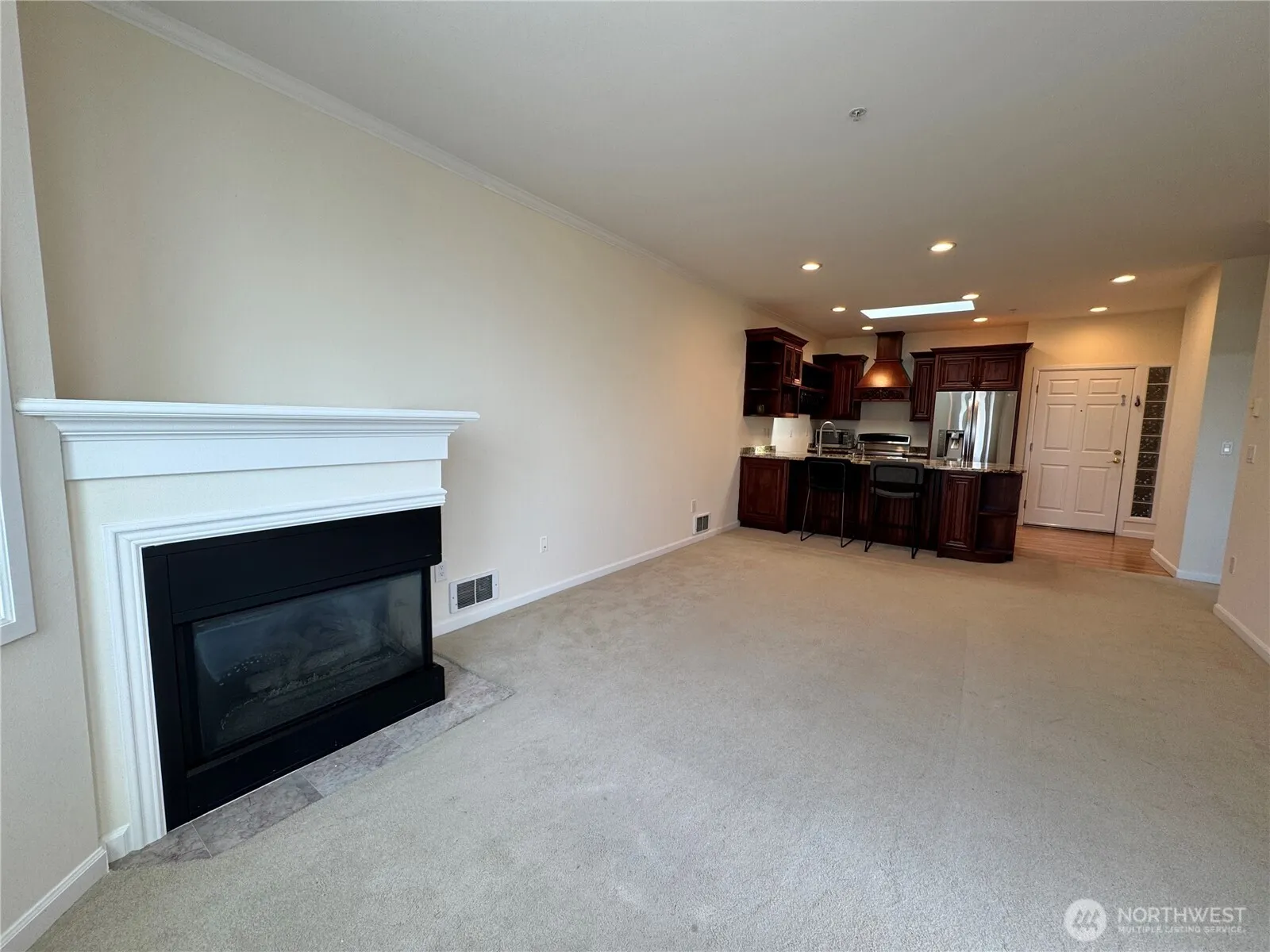 122 State Street S #305E, Kirkland, WA 98033