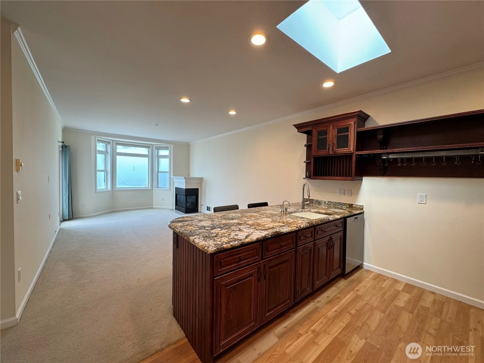 122 State Street S #305E, Kirkland, WA 98033
